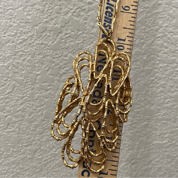 Vintage Abstract Modernist Twisted Bamboo Large Pendant Goldtone 20” Necklace - Picture 14 of 16
